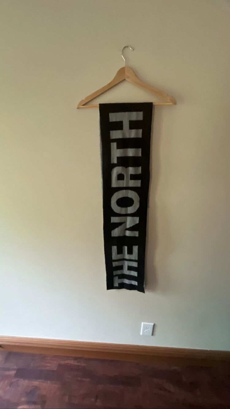 The North Face Reversible Logo Scarf – Black & Grey, Unisex